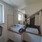 Apartment Haus Schatzl Apartments Mit Gartenanteil Und Bademoeglichkeit Im Fluss