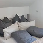 Haus Schatzl Mit Gartenanteil Und Bademoeglichkeit Im Fluss *