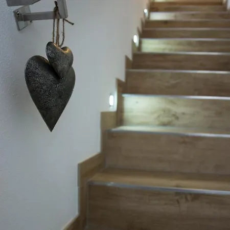 Haus Schatzl Mit Gartenanteil Und Bademoeglichkeit Im Fluss * Bad Aussee