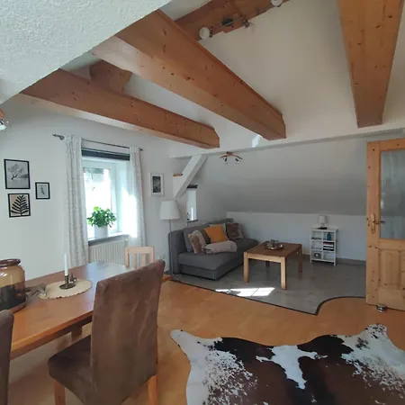 Haus Schatzl Mit Gartenanteil Und Bademoeglichkeit Im Fluss