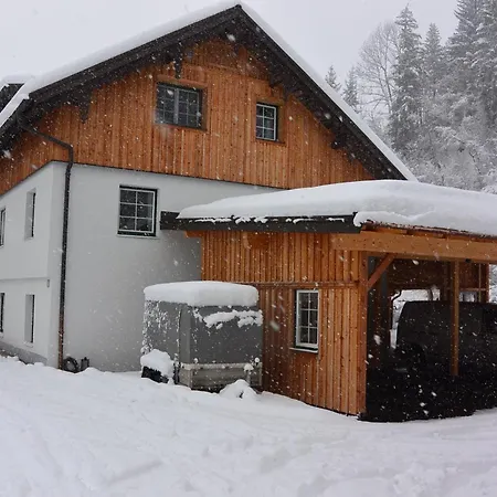 Haus Schatzl Mit Gartenanteil Und Bademoeglichkeit Im Fluss *