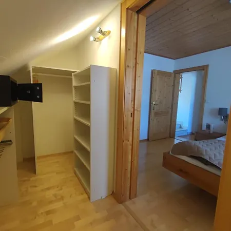 Lejlighed Haus Schatzl Mit Gartenanteil Und Bademoeglichkeit Im Fluss *