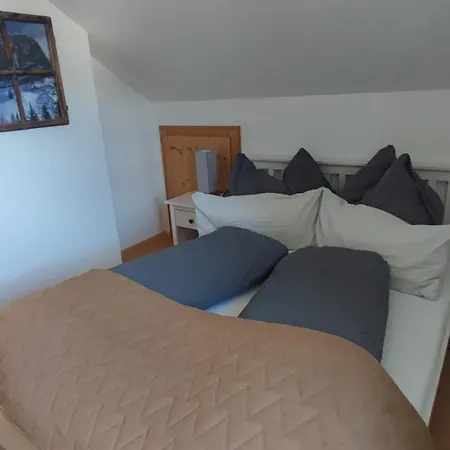 Haus Schatzl Mit Gartenanteil Und Bademoeglichkeit Im Fluss Lejlighed Bad Aussee