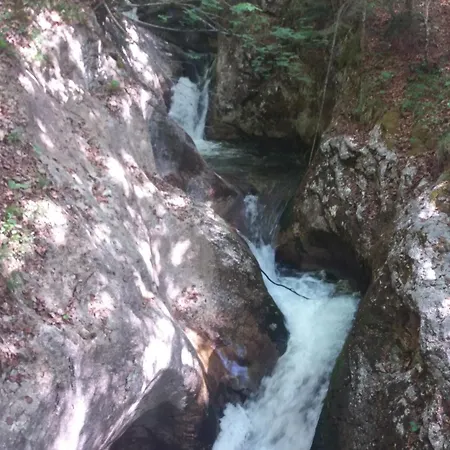 Haus Schatzl Mit Garten Und Bademoeglichkeit Im Fluss * Bad Aussee