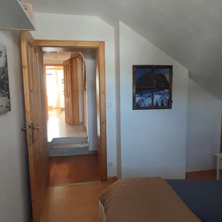 Haus Schatzl Mit Gartenanteil Und Bademoeglichkeit Im Fluss