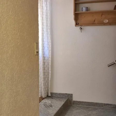 Haus Schatzl - Wahl Aus 2 Apartments Mit Gartenanteil Und Bademoeglichkeit Im Fluss Apartment *