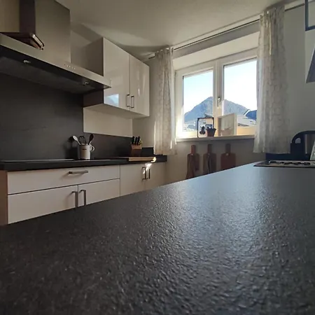 Haus Schatzl Mit Gartenanteil Und Bademoeglichkeit Im Fluss