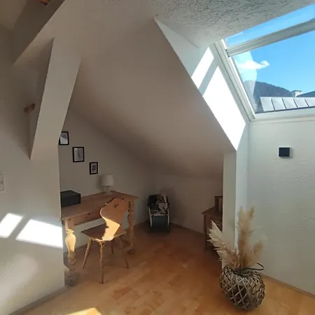 Haus Schatzl Mit Gartenanteil Und Bademoeglichkeit Im Fluss Bad Aussee