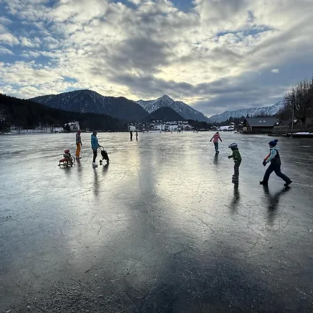Haus Schatzl Mit Gartenanteil Und Bademoeglichkeit Im Fluss * Bad Aussee