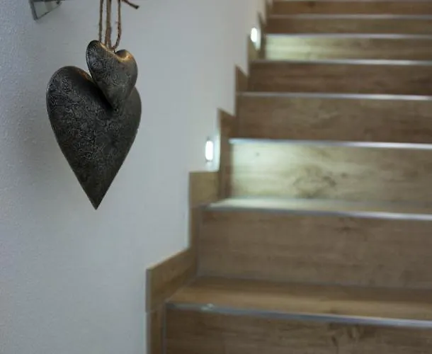 Haus Schatzl Mit Gartenanteil Und Bademöglichkeit Im Fluss * Bad Aussee