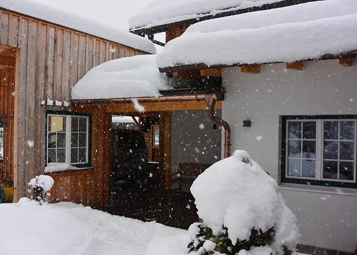 Haus Schatzl Mit Gartenanteil Und Bademöglichkeit Im Fluss Bad Aussee