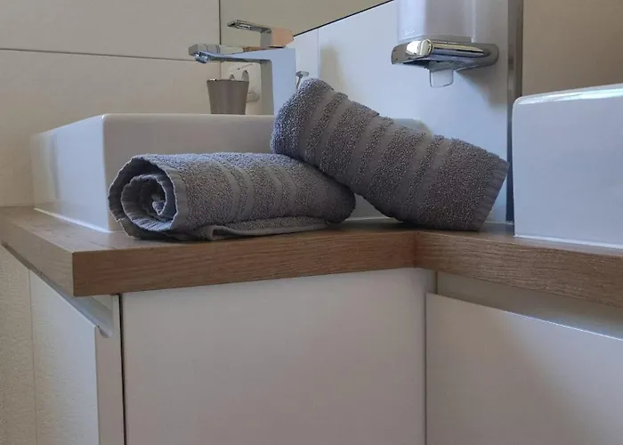 Haus Schatzl Mit Gartenanteil Und Bademöglichkeit Im Fluss Bad Aussee